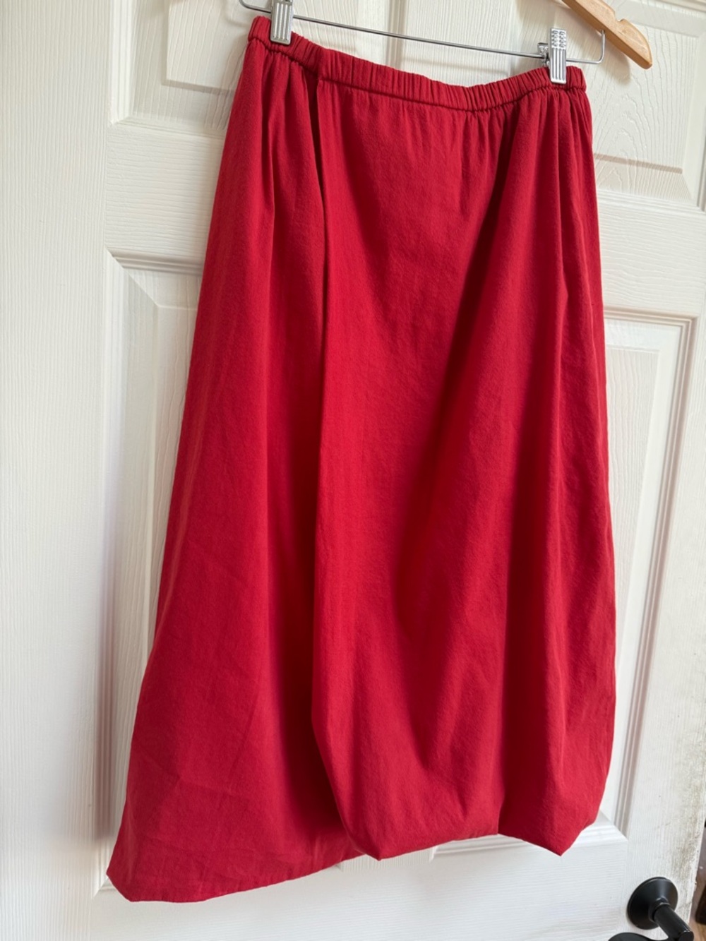 Issey Miyake Red Midi Balloon Skirt - Picture 2 of 7